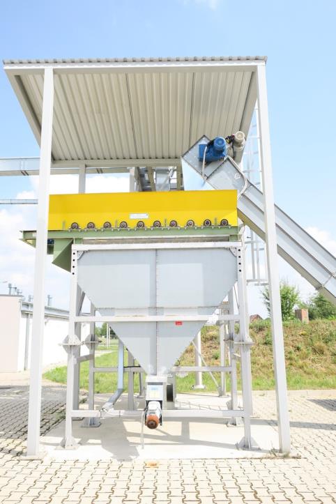 Machines from the biofuel production plant<br>
-4